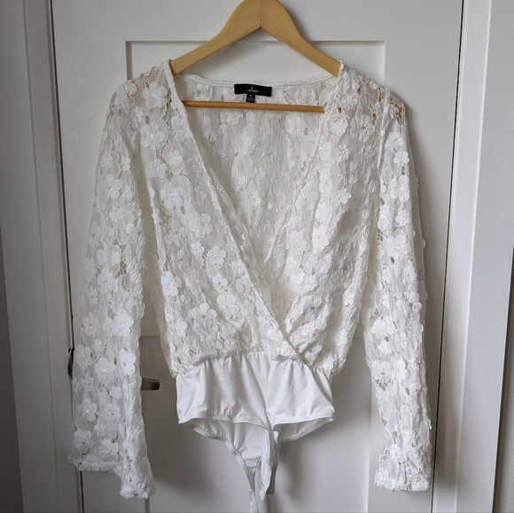 Lulu's Floral Bodysuit - Picture 4 of 6